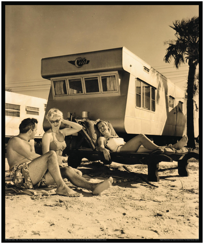 Vintage Trailer - New Moon At The Beach!
